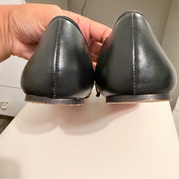 Christian Louboutin Elegant Black Flats with Bow - Picture 8 of 12